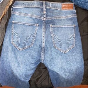 womens/juniors name brand jeans.Hollister size 1
